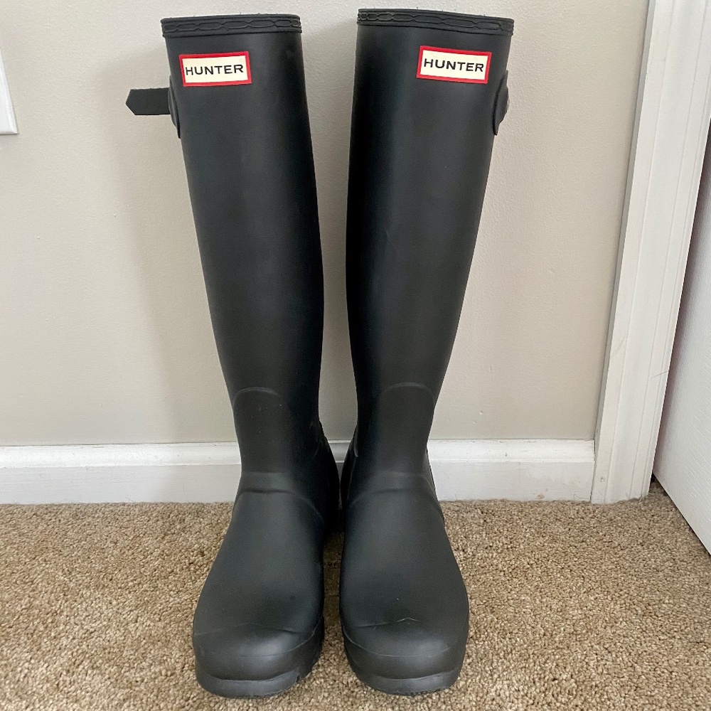 Size 8 Women's Black Hunter Rain boots